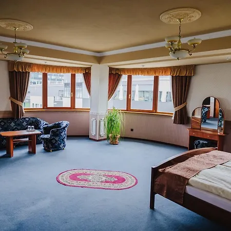 Hotel Gloria Palac 3*