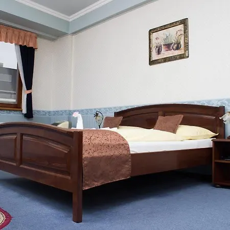 Hotel Gloria Palac 3*