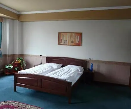 Hotel Gloria Palac 3*